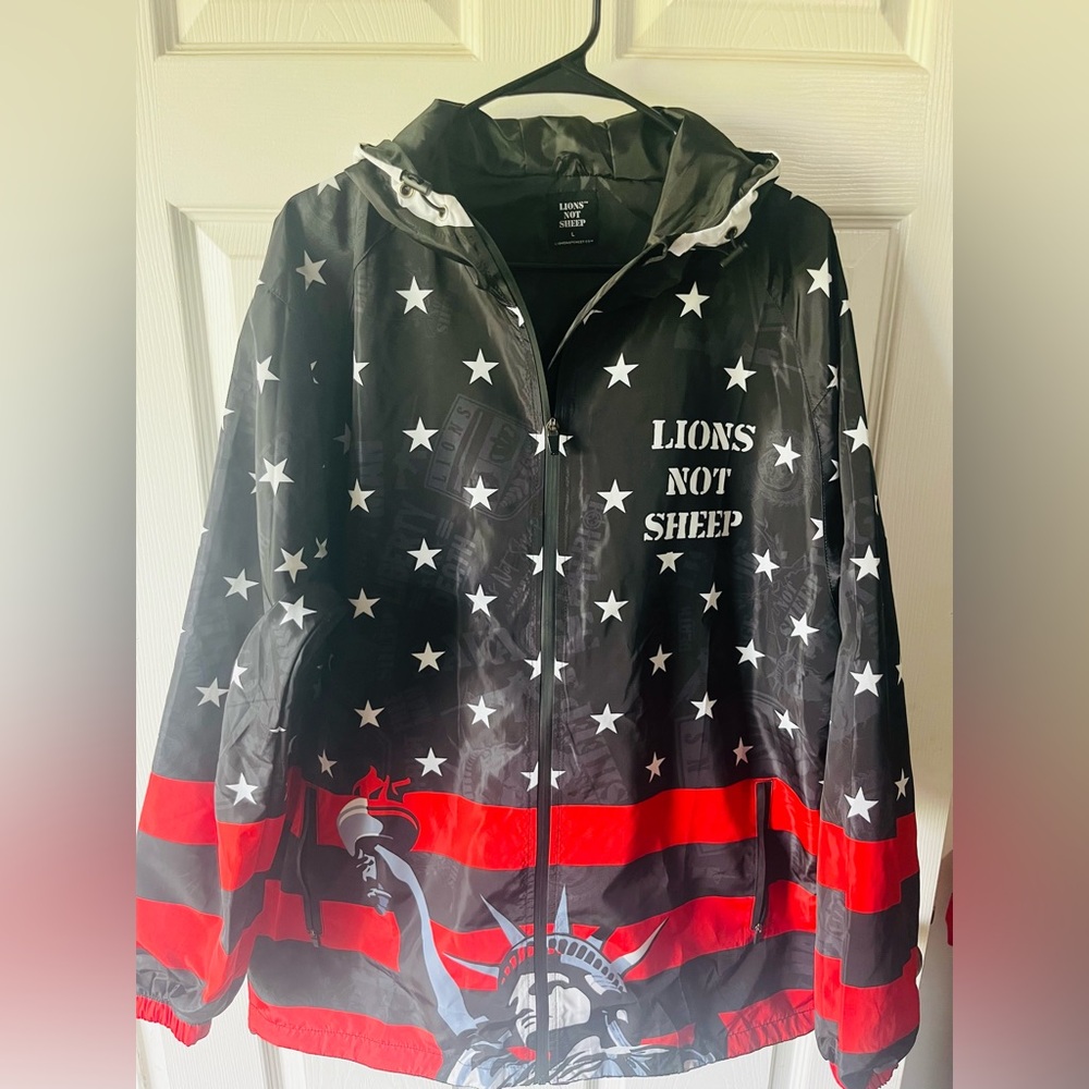 Black & Red Star-Print Windbreaker Jacket